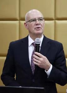 迪恩•福廷先生 同题参见 博士