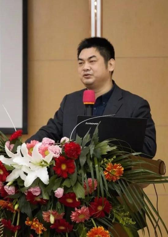 周凌波 是享誉世界的政治家